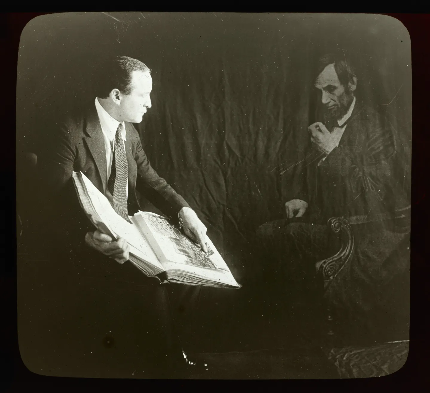 Historical composite photograph of Houdini with an image of Abraham Lincoln.