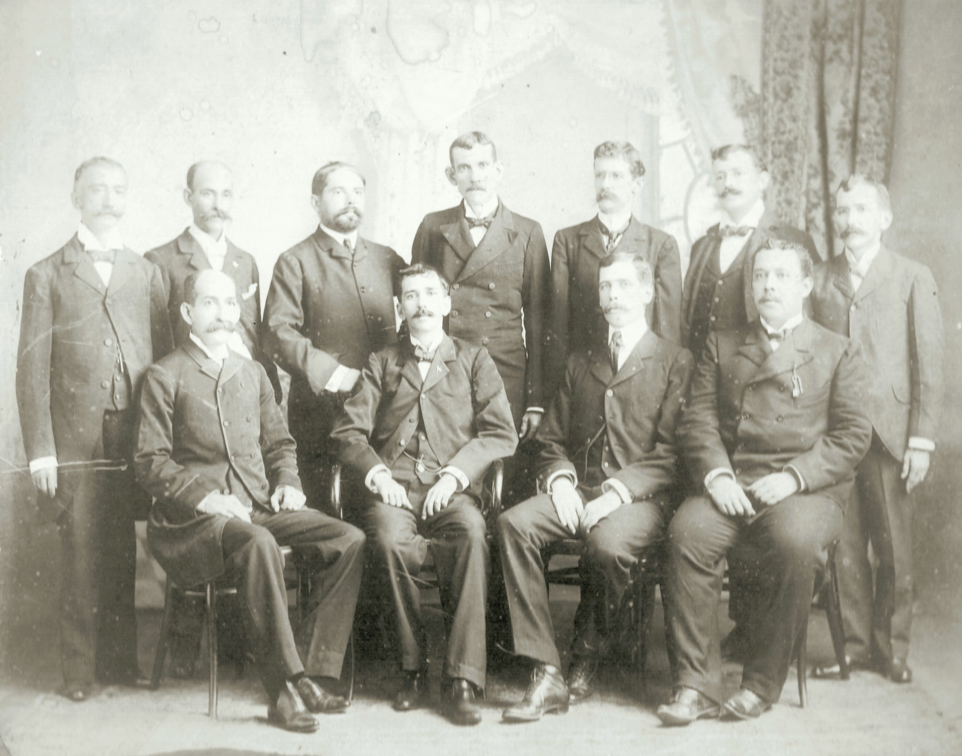 Group portrait of Panama’s municipal council in 1903.